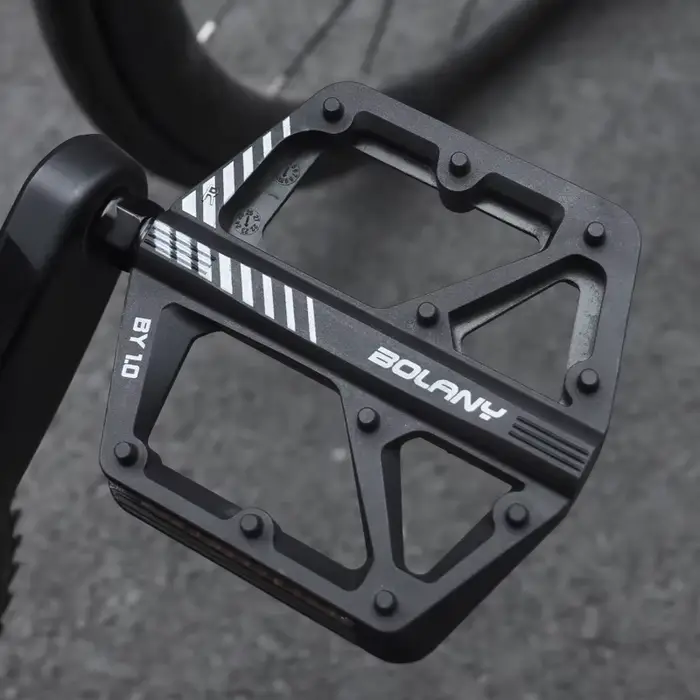 Pédale en nylon anti-aldes pour vélo de montagne