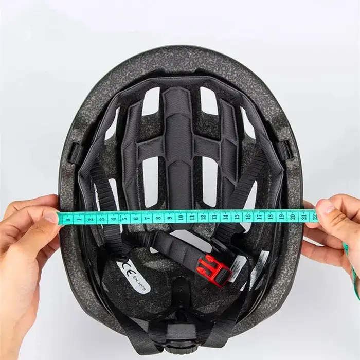Casque de vélo moulé intégralement pour homme et femme