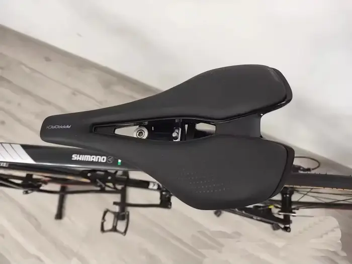 Selle d'approche géante