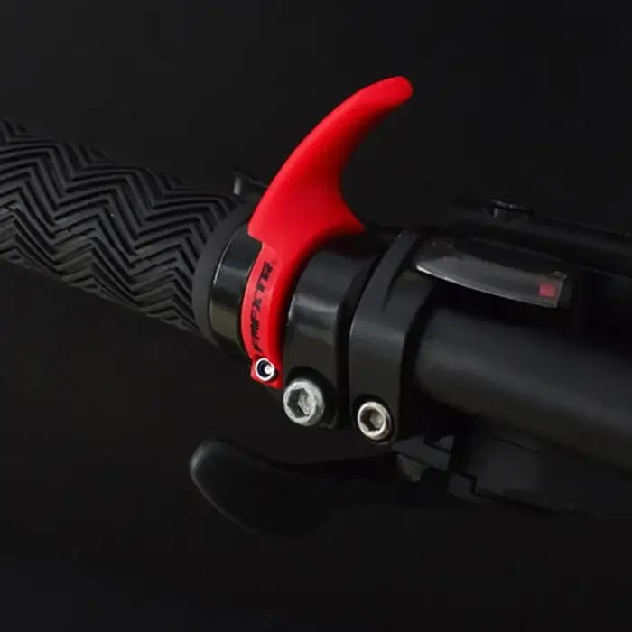 Guidon de vélo de montagne avec poignées noires