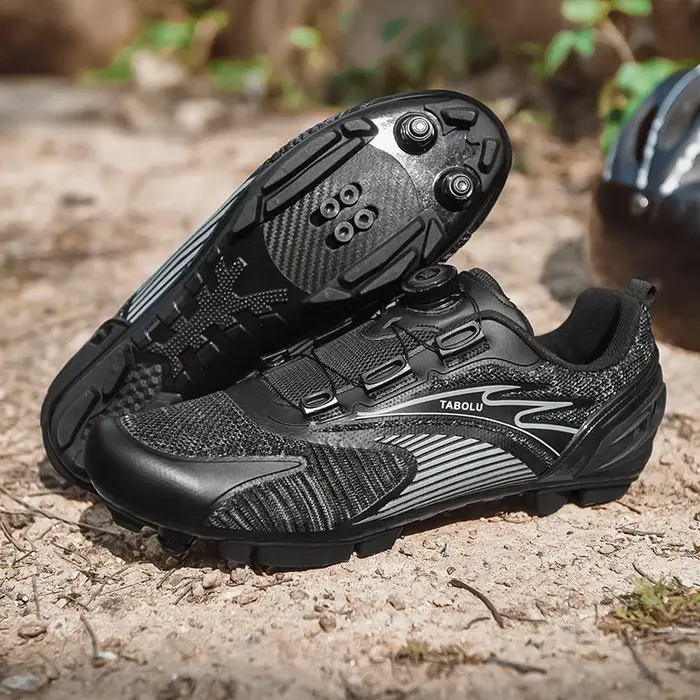 Chaussures de cyclisme plates en carbone pour hommes et femmes