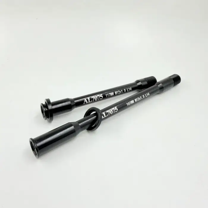 Axe traversant en titane super léger compatible avec les vélos Giant TCR
