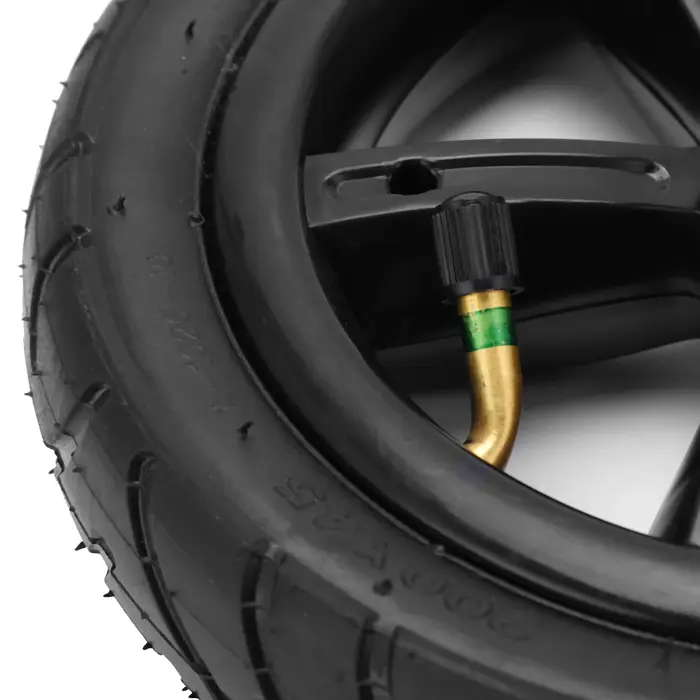 Roue pneumatique avec chambre à air pour scooter électrique