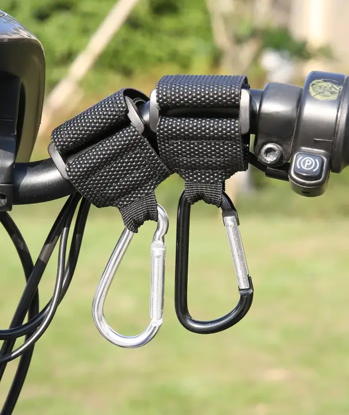 Crochets de suspension pour moto