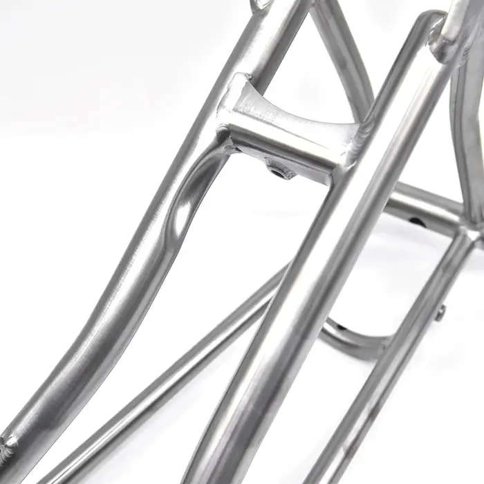 Triangle arrière de vélo en titane pour P Line
