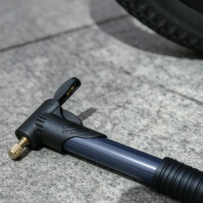 Mini pompe à vélo portable avec poignée antidérapante