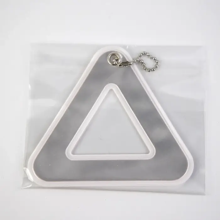 Panneaux réfléchissants triangulaires