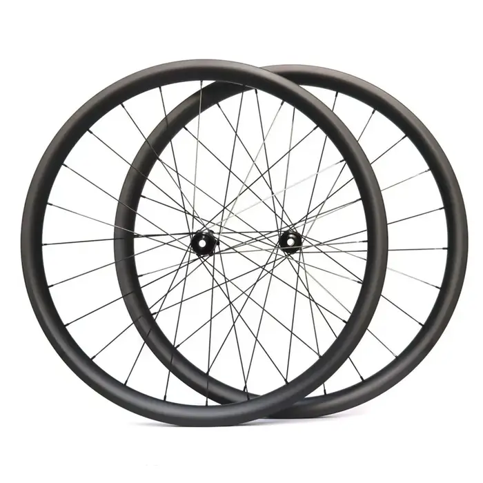 Jeu de roues en fibre de carbone