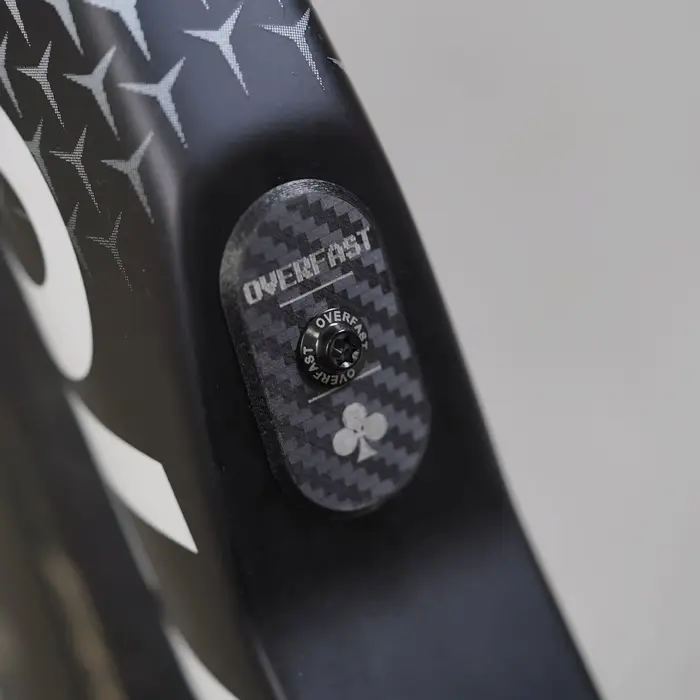 Couverture de compartiment de batterie en fibre de carbone ultra légère OVERFAST