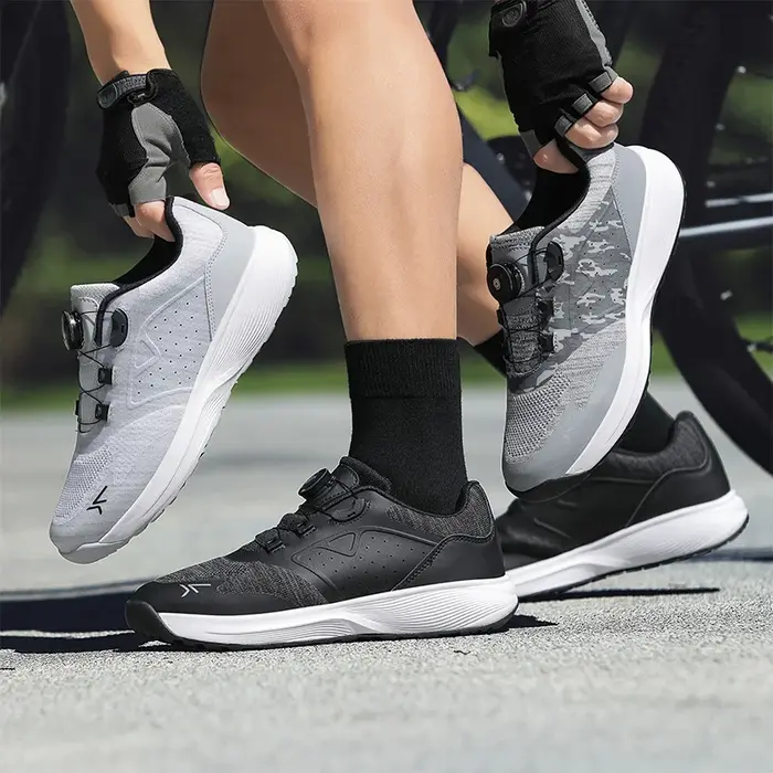 Chaussures de cyclisme VTT pour homme en cuir avec fermeture à crochets et semelle en caoutchouc pour pédales SPD sport et montagne