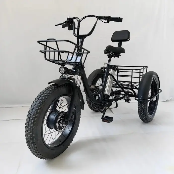 Tricycle électrique à pédales avec pneus larges de 20 pouces