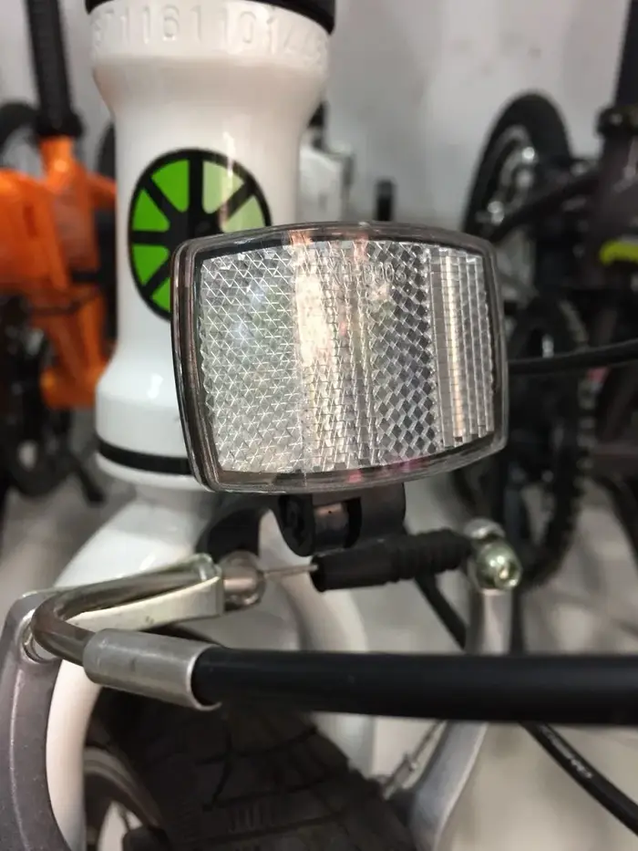 Réflecteur de sécurité pour fourche avant de vélo