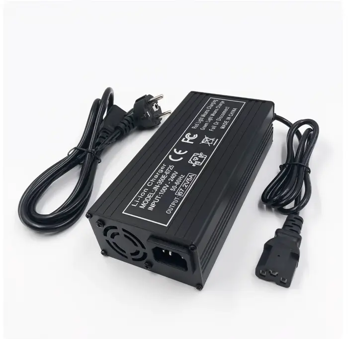 Chargeur rapide 60V 67.2V/5A pour vélo électrique 16S 60V, chargeur de batterie au lithium, connecteur IEC/PC, forte Dissipation thermique