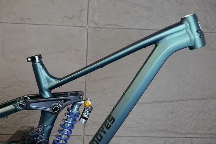 Cadre de vélo en aluminium à suspension intégrale