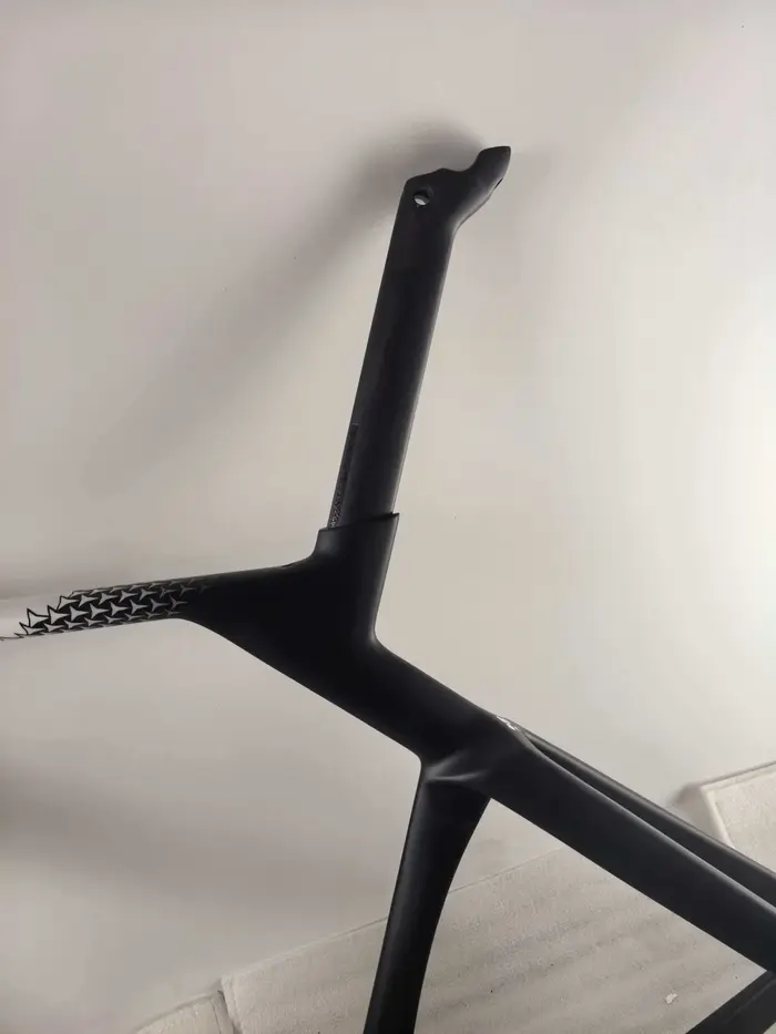 Nouveau cadre de vélo de route en carbone 2026 avec guidon aile de mouette