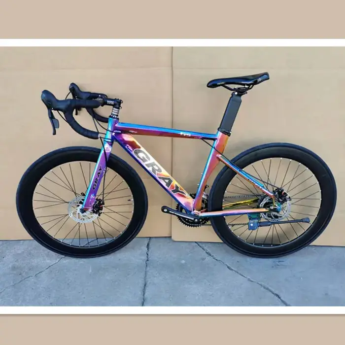Vélo de route coupe-vent avec cadre en alliage d'aluminium