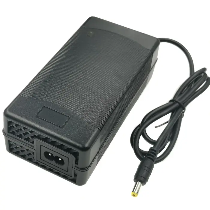Chargeur de batterie au lithium 21V 5A, série 5, 100-240V, chargeur de batterie 21V 5A pour batterie