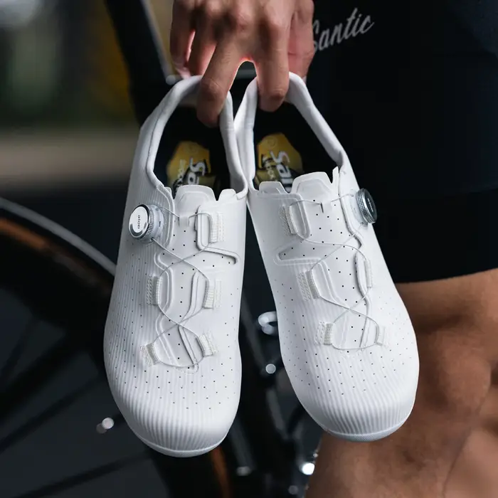 Santic chaussures de cyclisme en Fiber de carbone vêtements de plein air résistant baskets d'équitation sur route unisexe hommes femmes réglable Pro course chaussure de vélo