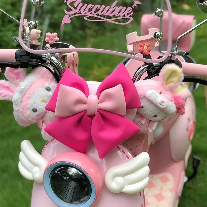 Casque de vélo électrique avec nœud papillon
