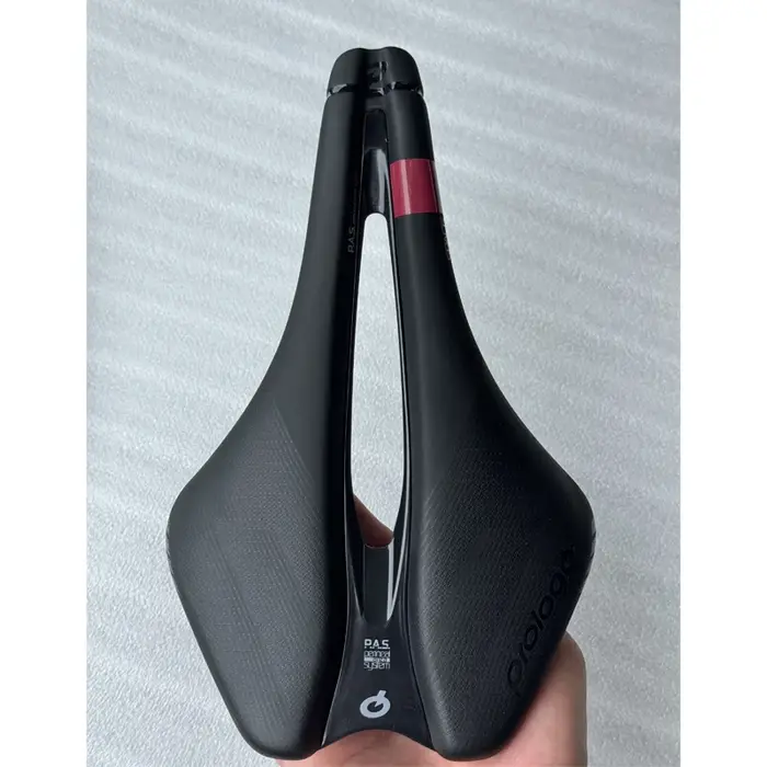 Selle de vélo tout-terrain Dimension AGX en forme de V