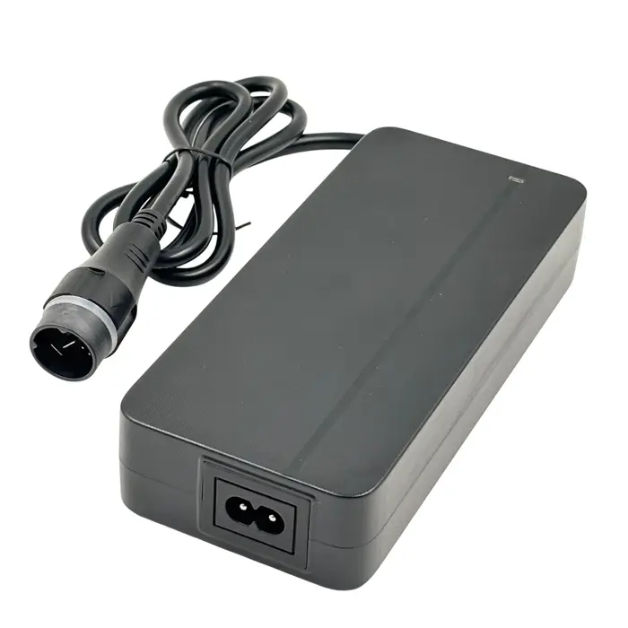 Le chargeur Li-Ion 42V 4A 7 broches d'Elecrun est compatible avec la batterie Haibike Nduro 36V (YMH 7