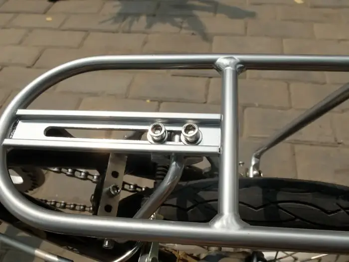 Porte-bagages arrière en alliage d'aluminium