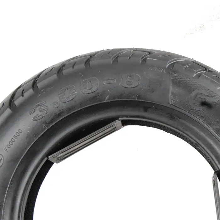 Pneu tubeless CST 3.00-8 pour scooters à essence et électriques