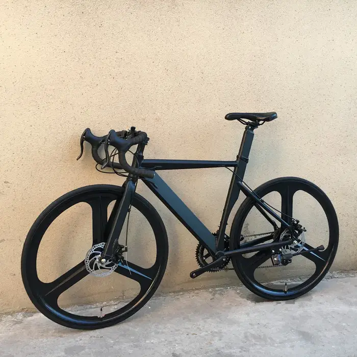 Vélo de route en alliage d'aluminium double frein à disque pour étudiants et adultes