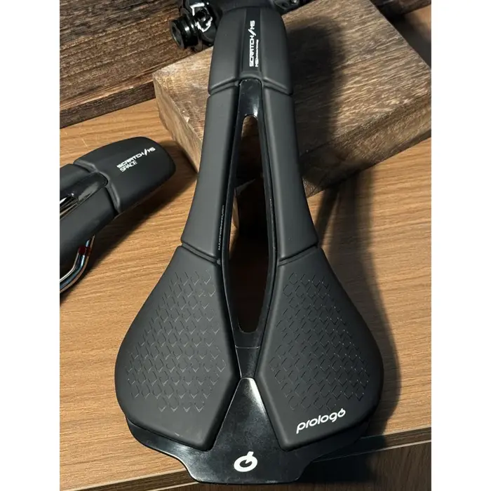 Selle de vélo de route Prologo Scratch M5 250x140 ou 250x147mm Rail Tirox et acier allié T2.0