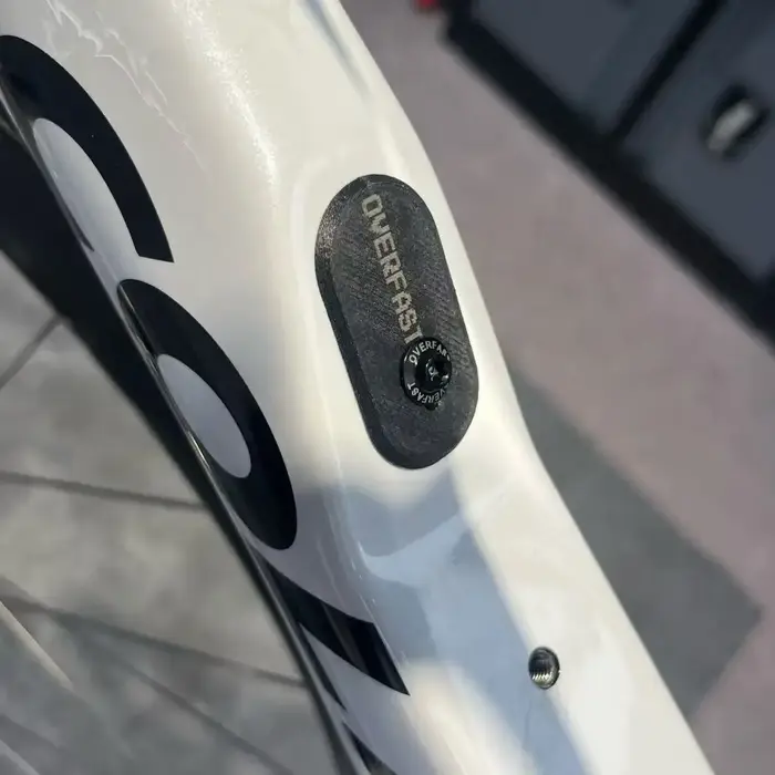 Couverture de compartiment de batterie en fibre de carbone ultra légère OVERFAST