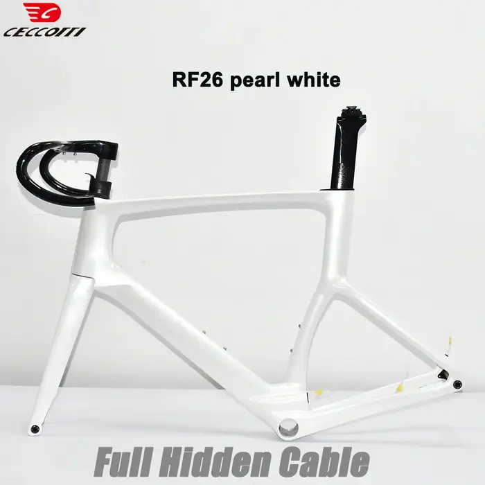 Cadre de vélo de route entièrement en carbone modèle CECCOTTI RF26 avec frein à disque conception de câble intérieur