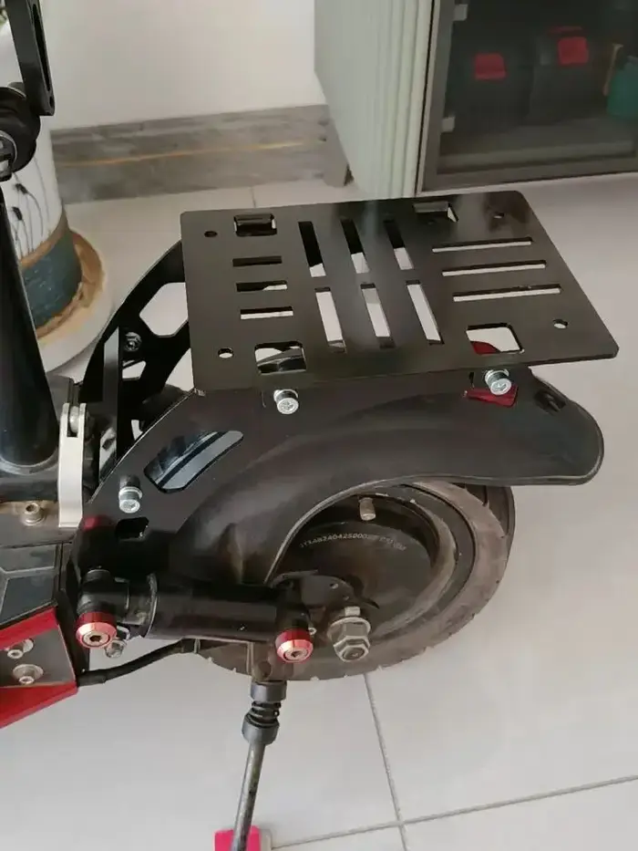 Porte-bagages arrière épaissi pour trottinette électrique Kugoo M4 Pro – Étagère de rangement