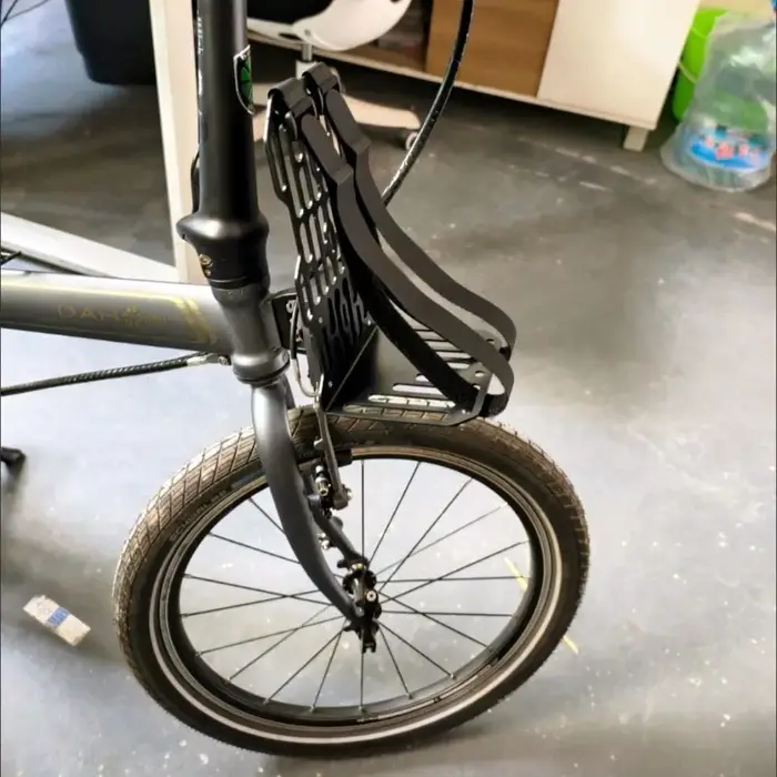 Porte-bagages avant léger pour vélo de route