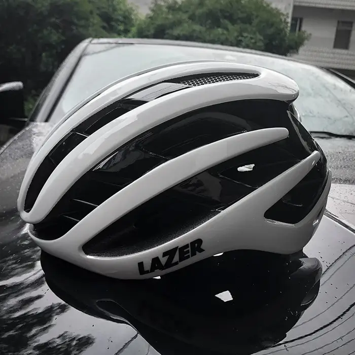 Casque de vélo ultraléger Aero