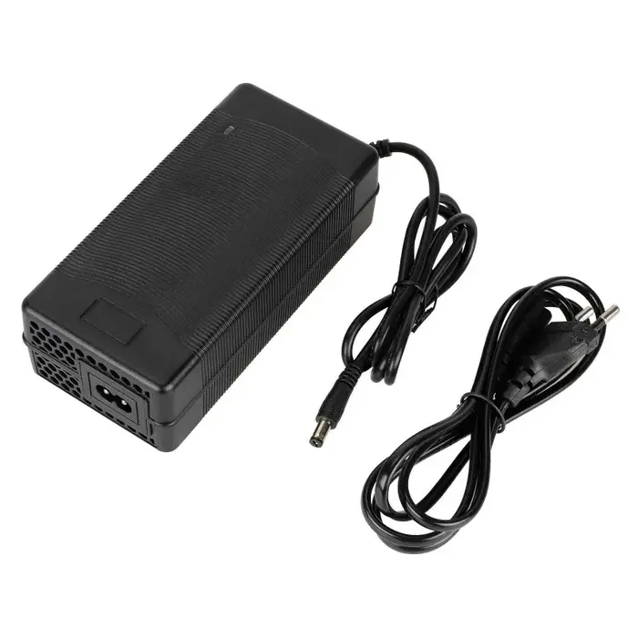 Chargeur universel pour trottinette électrique