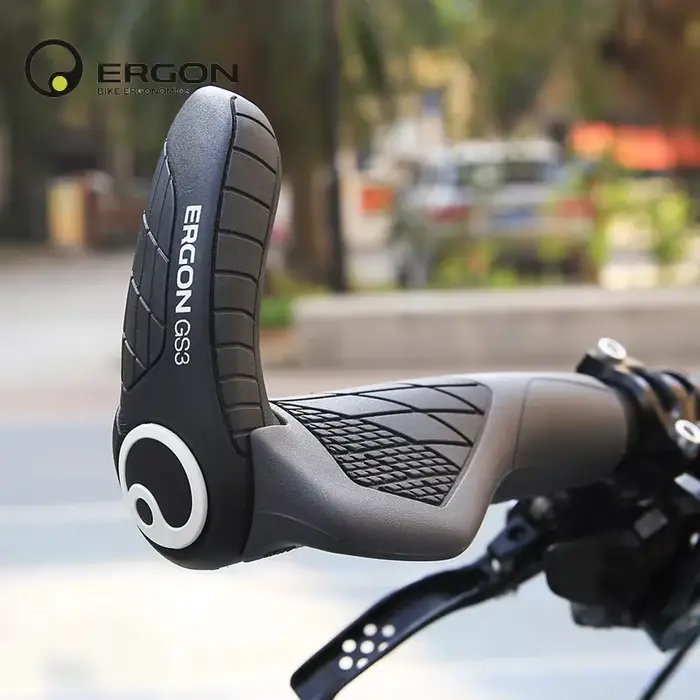 Poignées de vélo VTT Ergon GS3-L GS10EVO en caoutchouc souple et alliage d'aluminium antidérapantes avec bar-end 100mm et verrouillage 5Nm pour cyclisme montagne blanc jaune