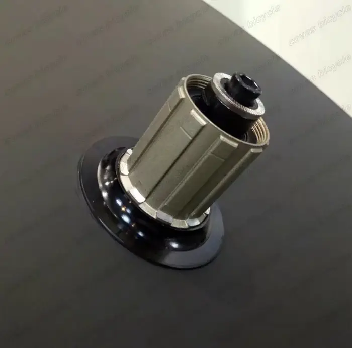 Roues en disque en fibre de carbone 700C 23mm pour vélo de route et piste avec pneus tubulaires finition mate ou brillante