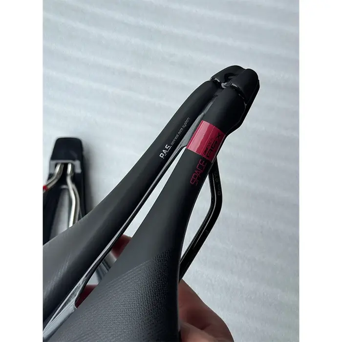 Selle de vélo tout-terrain Dimension AGX en forme de V