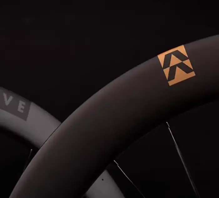 Jeu de roues de vélo de route en carbone Clincher pour disque