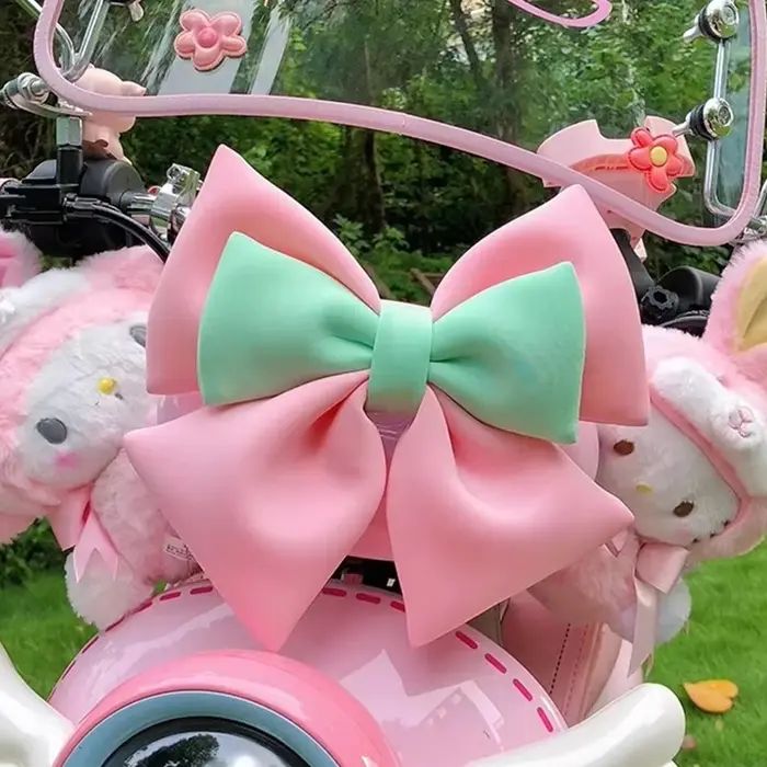 Casque de vélo électrique avec nœud papillon
