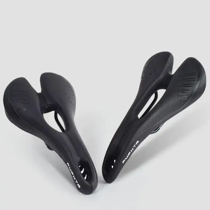 Selle de vélo de route à refroidissement par air de poids moyen pour la course