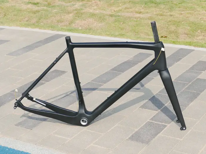 ** Nouveau cadre de gravier et fourche à montage plat pour vélo de gravier mat UD en Fiber de carbon