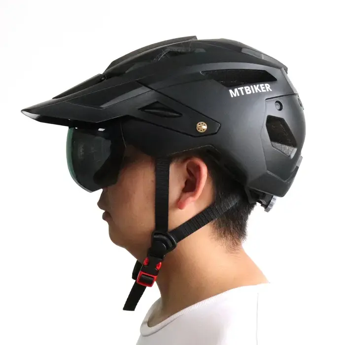 Casque de vélo avec lunettes de soleil visière hommes