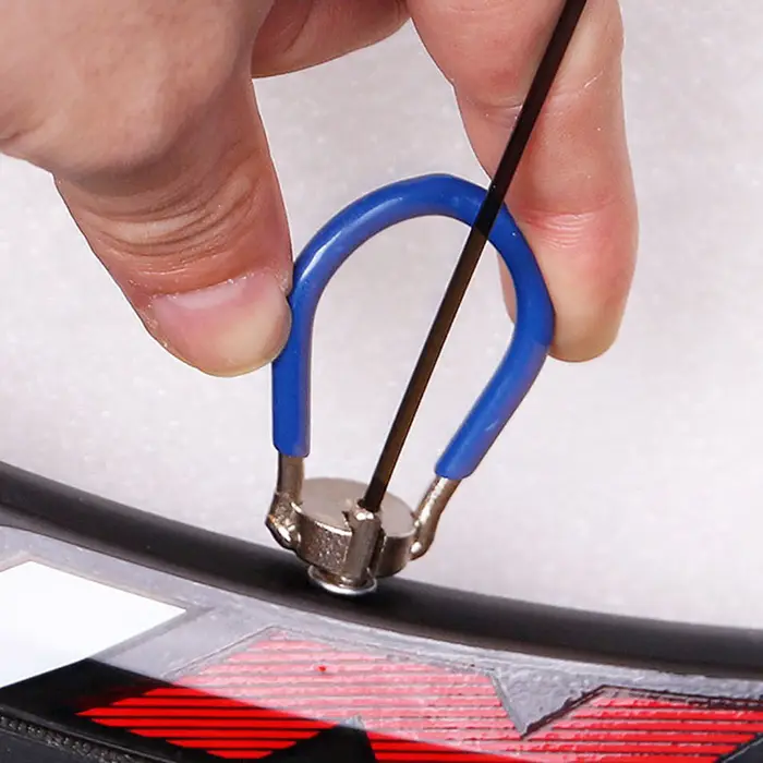 Clé à rayons multifonction pour vélo d'extérieur