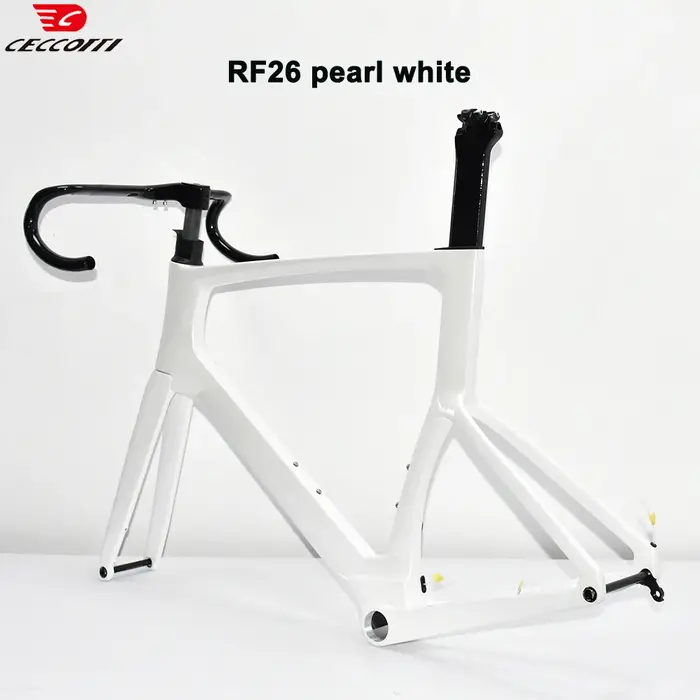 Cadre de vélo de route entièrement en carbone modèle CECCOTTI RF26 avec frein à disque conception de câble intérieur