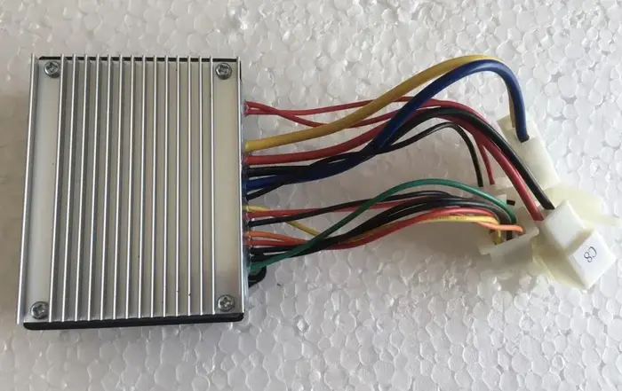 Contrôleur de vitesse 24V pour trottinette électrique Razor D343 facades Version11 + avec 5 connecteurs