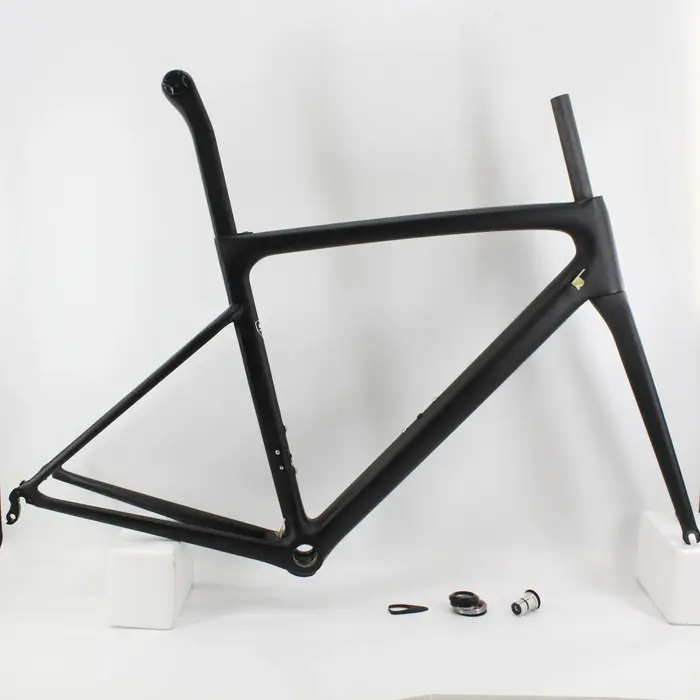 Tout nouveau vélo de route de course 700C le plus léger mat UD