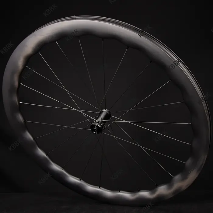 Roues de vélo de gravier ondulées en carbone 700C