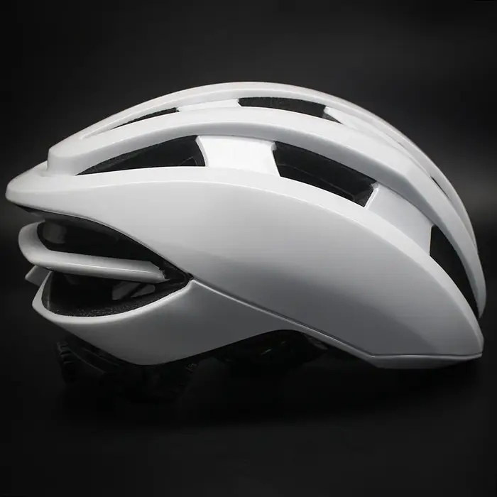 Nouveau casque de cyclisme pour hommes et femmes, léger, moulé intégralement, pour activités de plein air, route, montagne, sport, accessoires de vélo