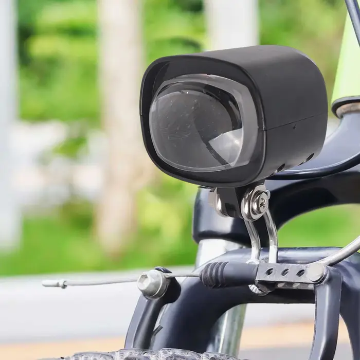 Phare LED pour vélo électrique offrant une éclairage brillant et une fonction étanche fiable pour toutes les conditions de conduite